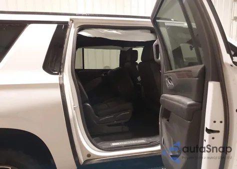 2021 Chevrolet Suburban Z71 z USA, uszkodzony, nr VIN 1GNSKDKD7MR386080